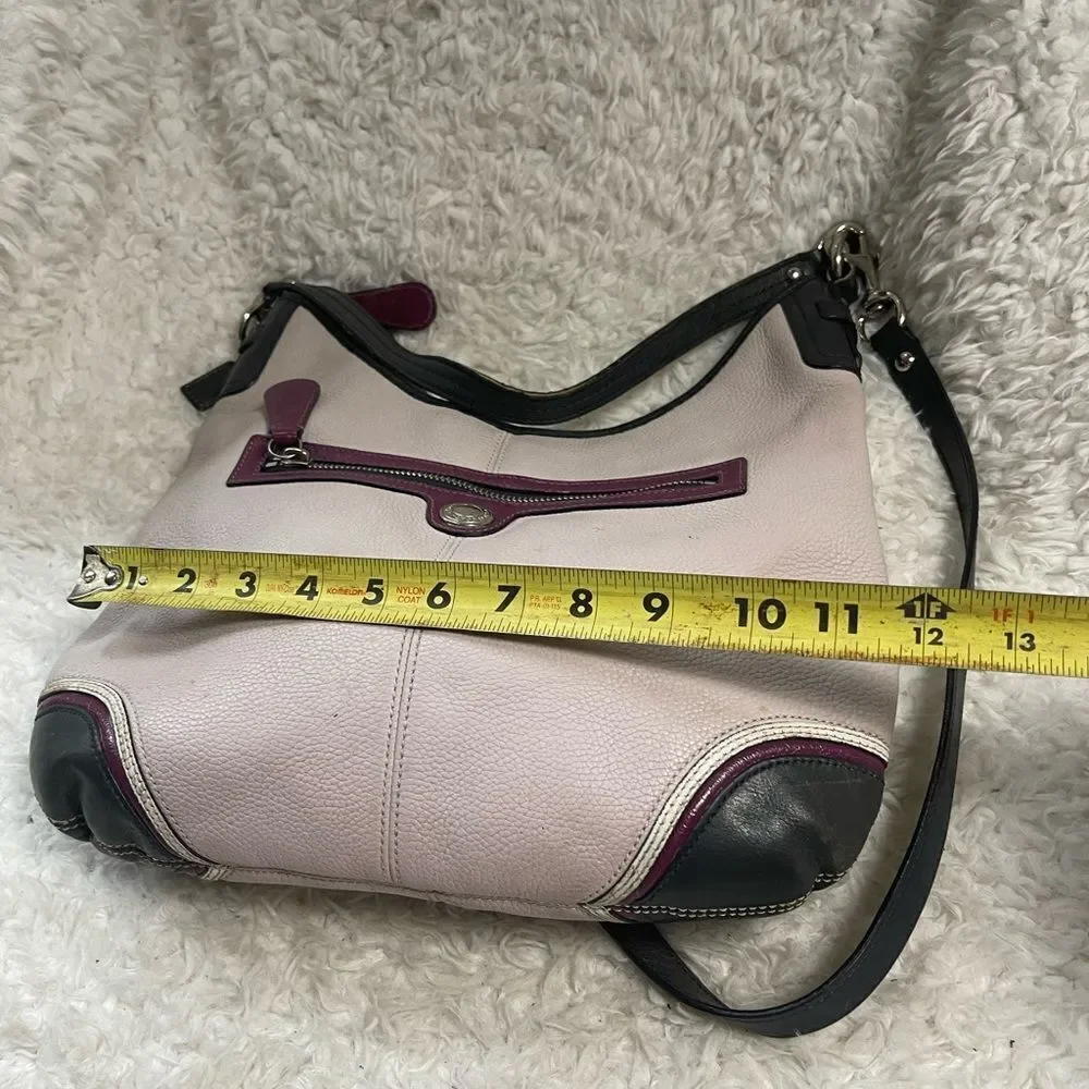 Coach Pebbled Leather Beige shoulder/Hobo Bag navy blue & burgundy straps & trim